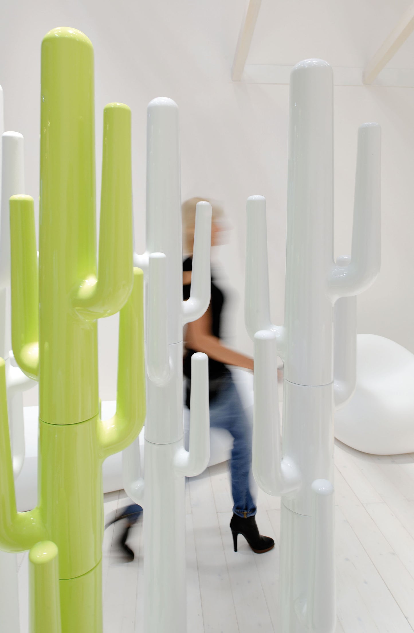 Lapsus Coat Stand