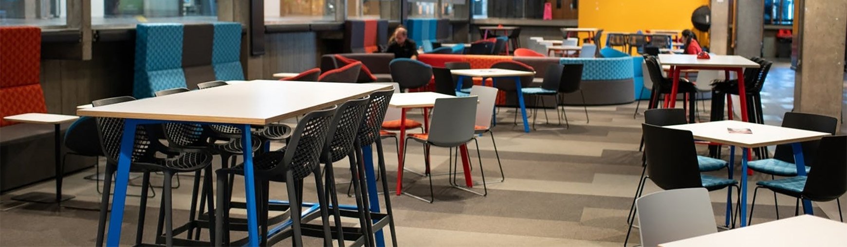 Luca Table