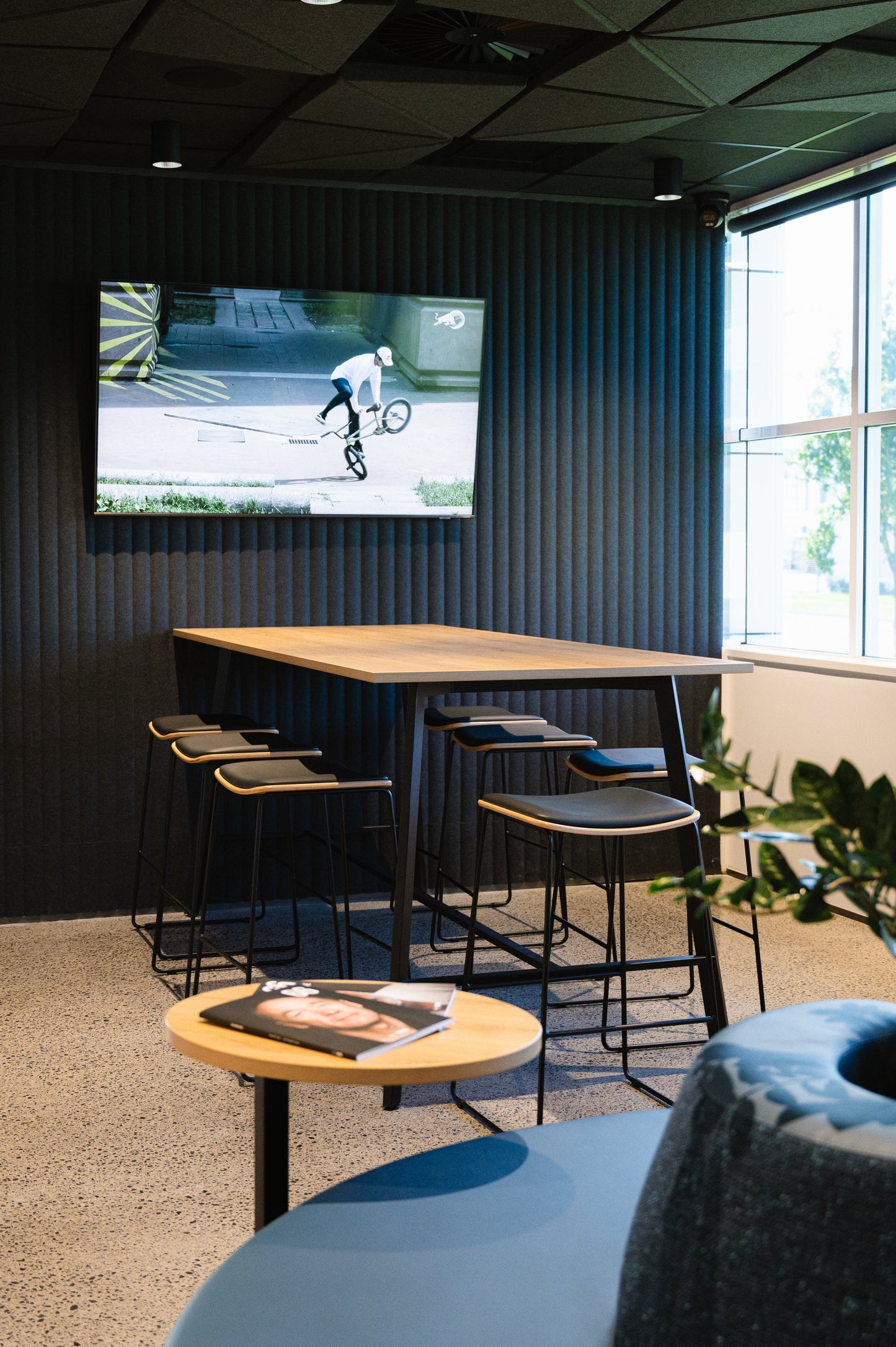 Flat Disc Laptop Table