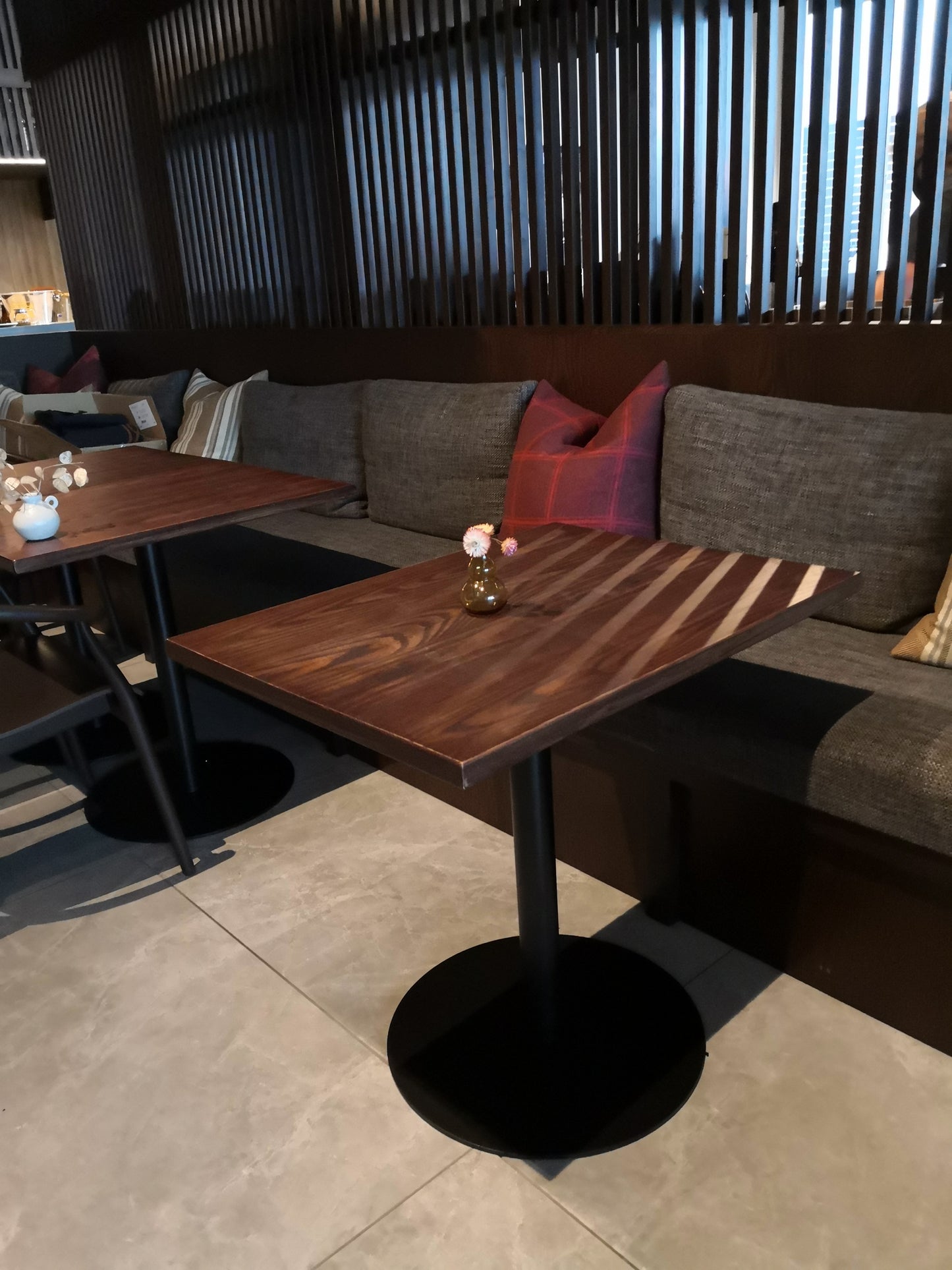 Flat Disc Table
