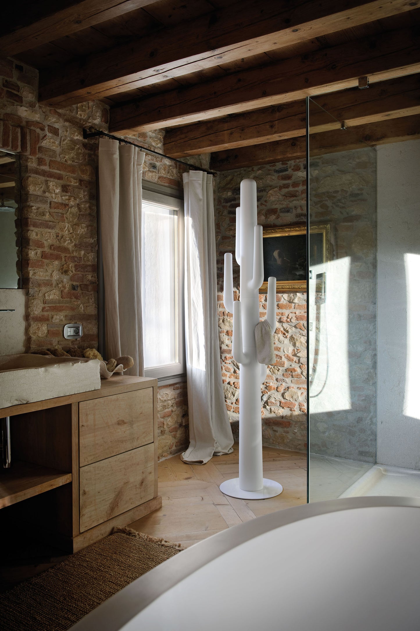 Lapsus Coat Stand