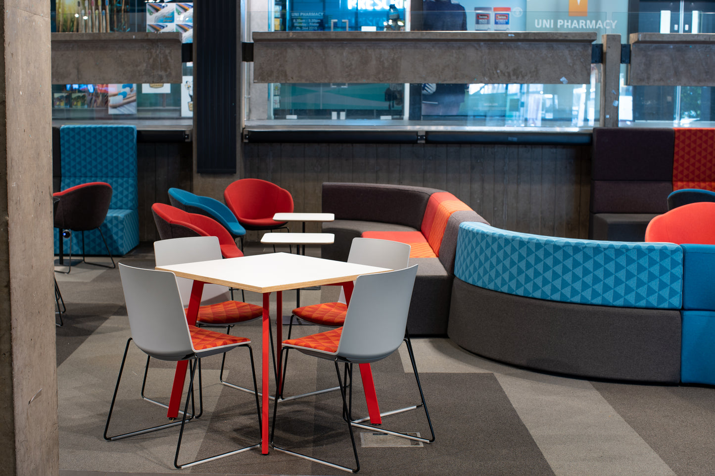 Luca Table